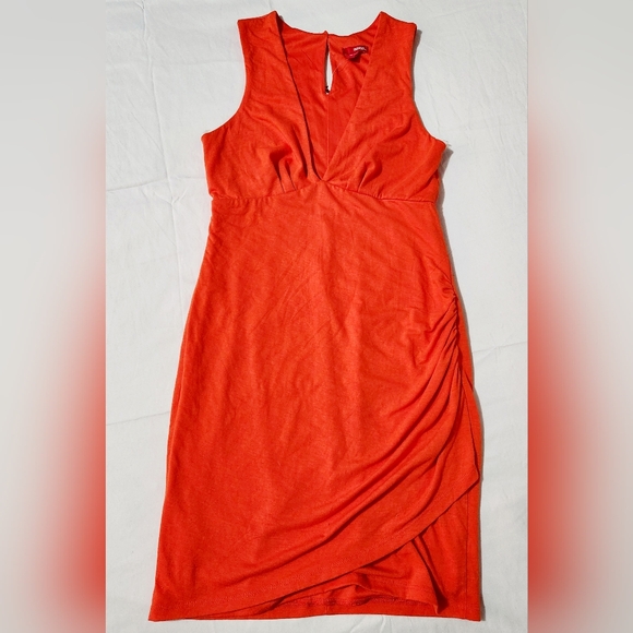 NWT Bongo designer V-neck dress size juniors Medium soft and stretchy Red - Picture 1 of 5